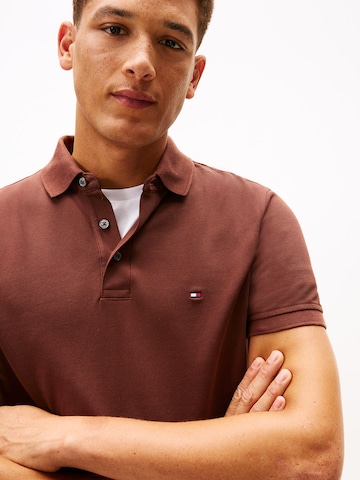 Tricou '1985' de la TOMMY HILFIGER pe roșu