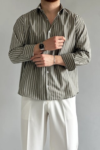 Coupe regular Chemise Trendyol en vert