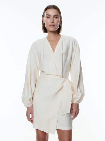 Robe 'Qara' EDITED en beige : devant