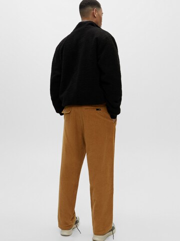 Loosefit Pantaloni con pieghe di Pull&Bear in marrone