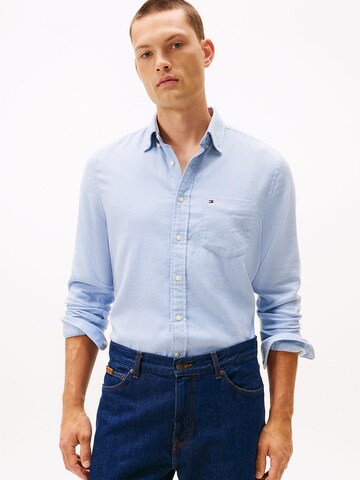 TOMMY HILFIGER Regular Fit Hemd in Blau: Vorderseite