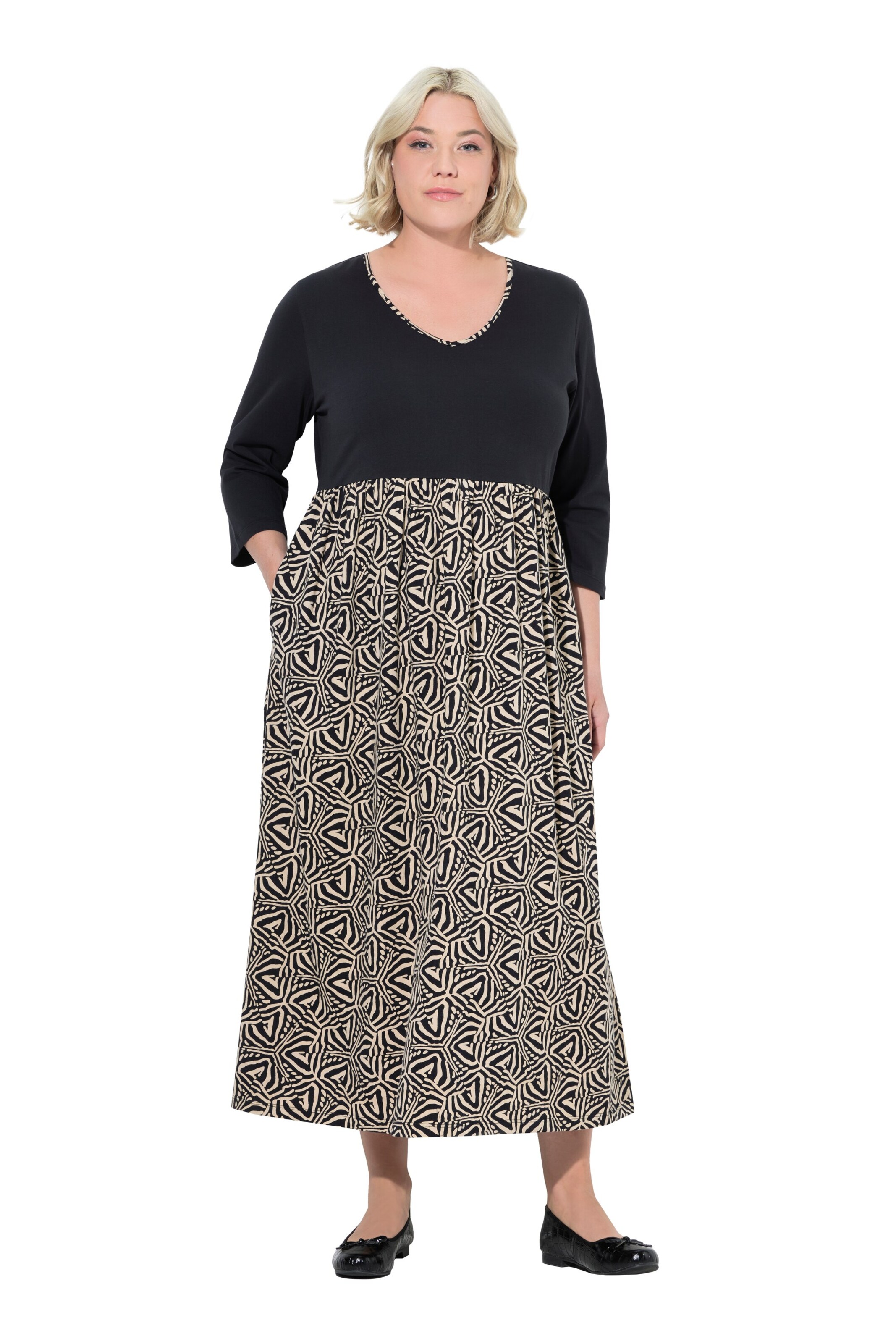 Ulla Popken Jurk in Zwart: voorkant