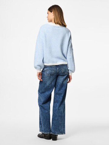 Pull-over 'PCDilippa' PIECES en bleu