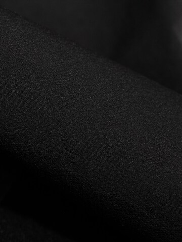 MAMMUT Regular Outdoor Pants in Black