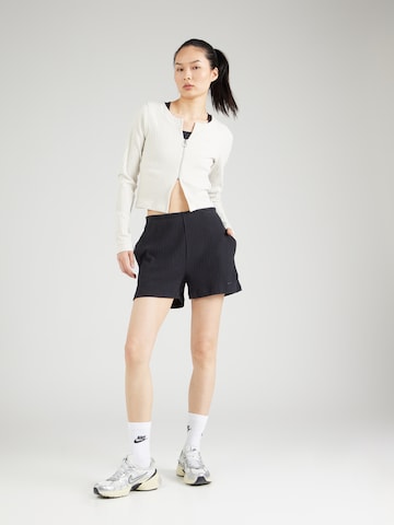 Nike Sportswear - Regular Calças em preto