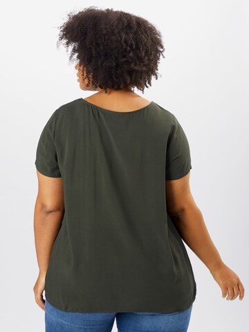 Maglietta 'CARBest' di ONLY Carmakoma in verde