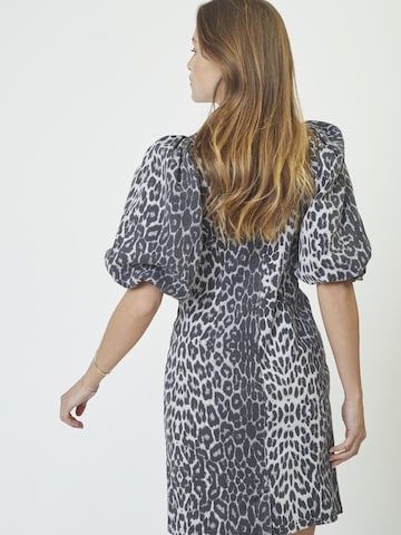 Robe co'couture en gris