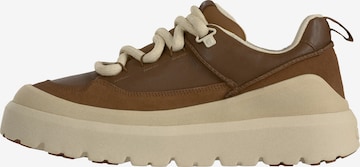 UGG Rövid szárú sportcipők 'Heritage Utility' - barna: elől