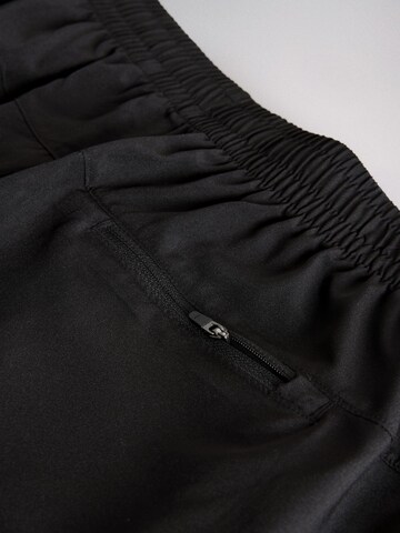 The Set Regular Trousers in Black