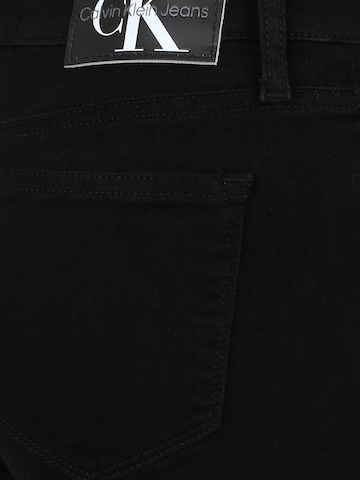 Calvin Klein Jeans Skinny Farkut värissä musta