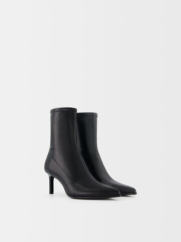Bershka Nilkkurit värissä musta