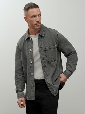 Regular fit Camicia 'Essential' di DAN FOX APPAREL in grigio: frontale