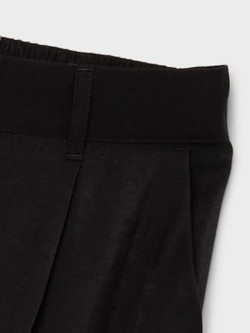 LMTD - Perna larga Calças com pregas 'RAILA' em preto