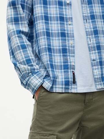 Tommy Jeans Regular fit Button Up Shirt in Blue