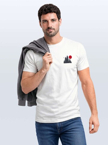 Neverless Shirt 'Waldkette Badge' in White