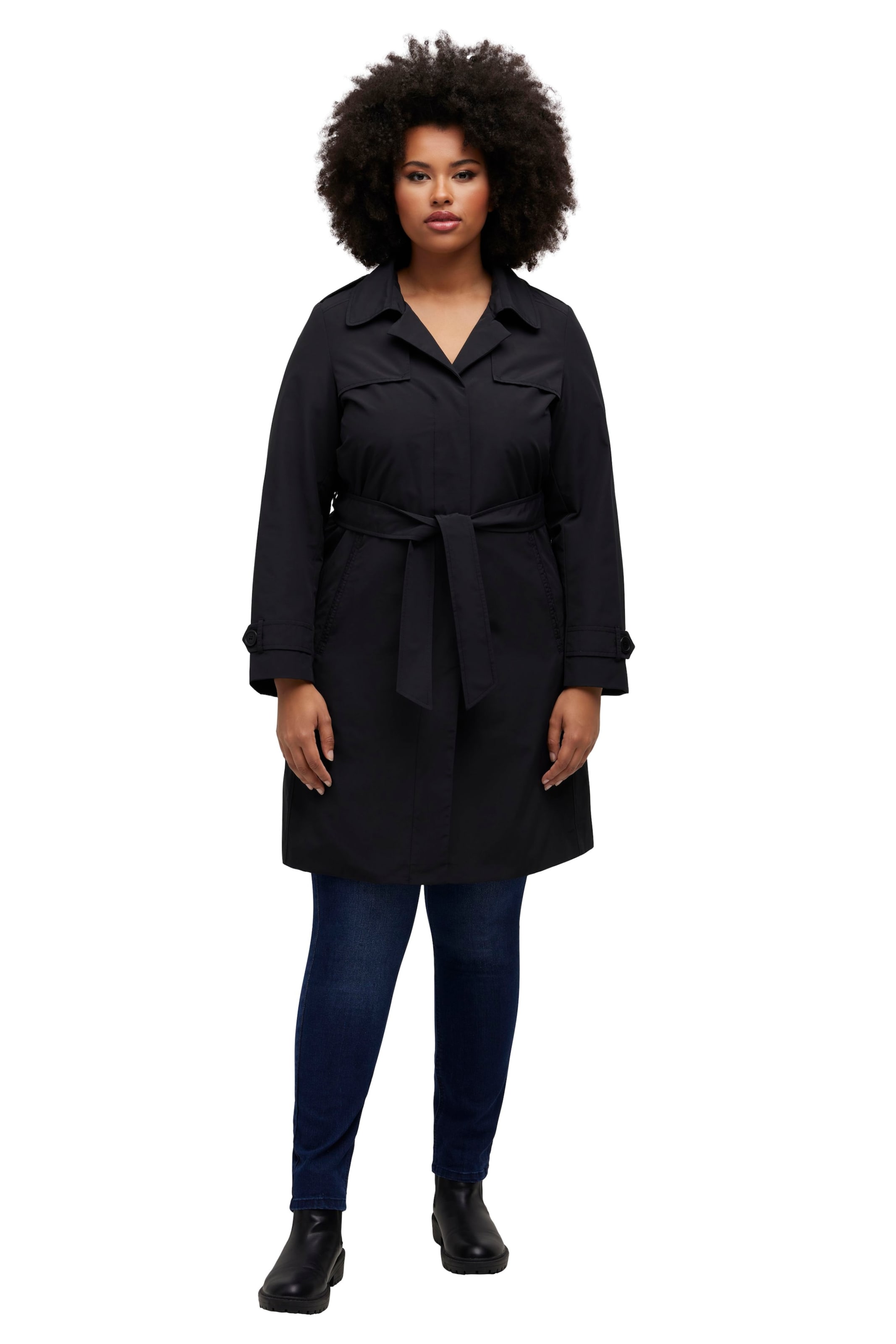 Ulla Popken Tussenmantel in Zwart: voorkant