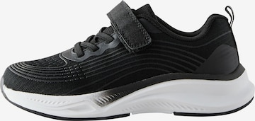 Next Tennarit värissä musta: etupuoli