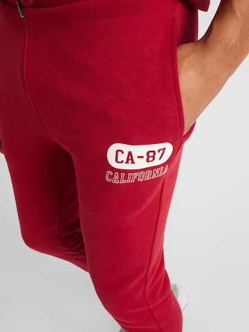 Coupe slim Pantalon de sport 'CALIFORNIA' AÉROPOSTALE en rouge