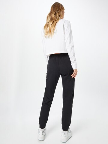 Nike Sportswear Tapered Pants in Black