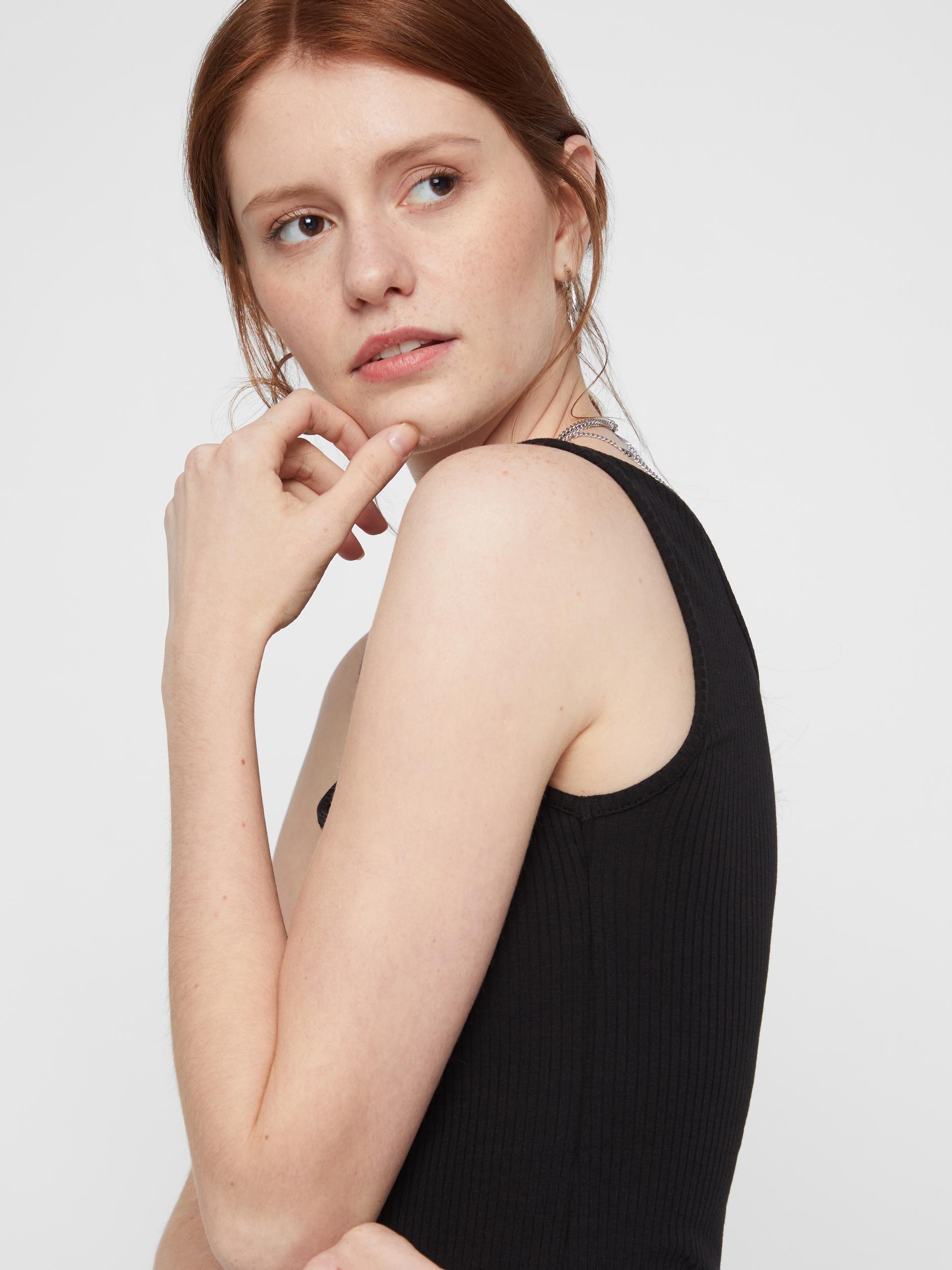PIECES Top Kitte in Schwarz PIECES Top Kitte in Schwarz