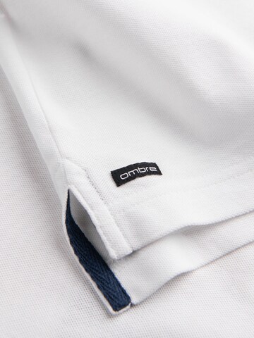 Maglietta di Ombre in bianco