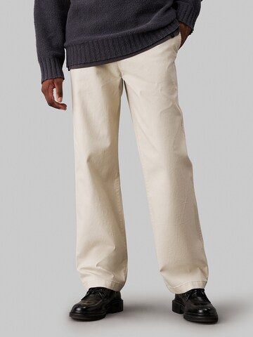 Calvin Klein Jeans Loosefit Chino in Beige: voorkant