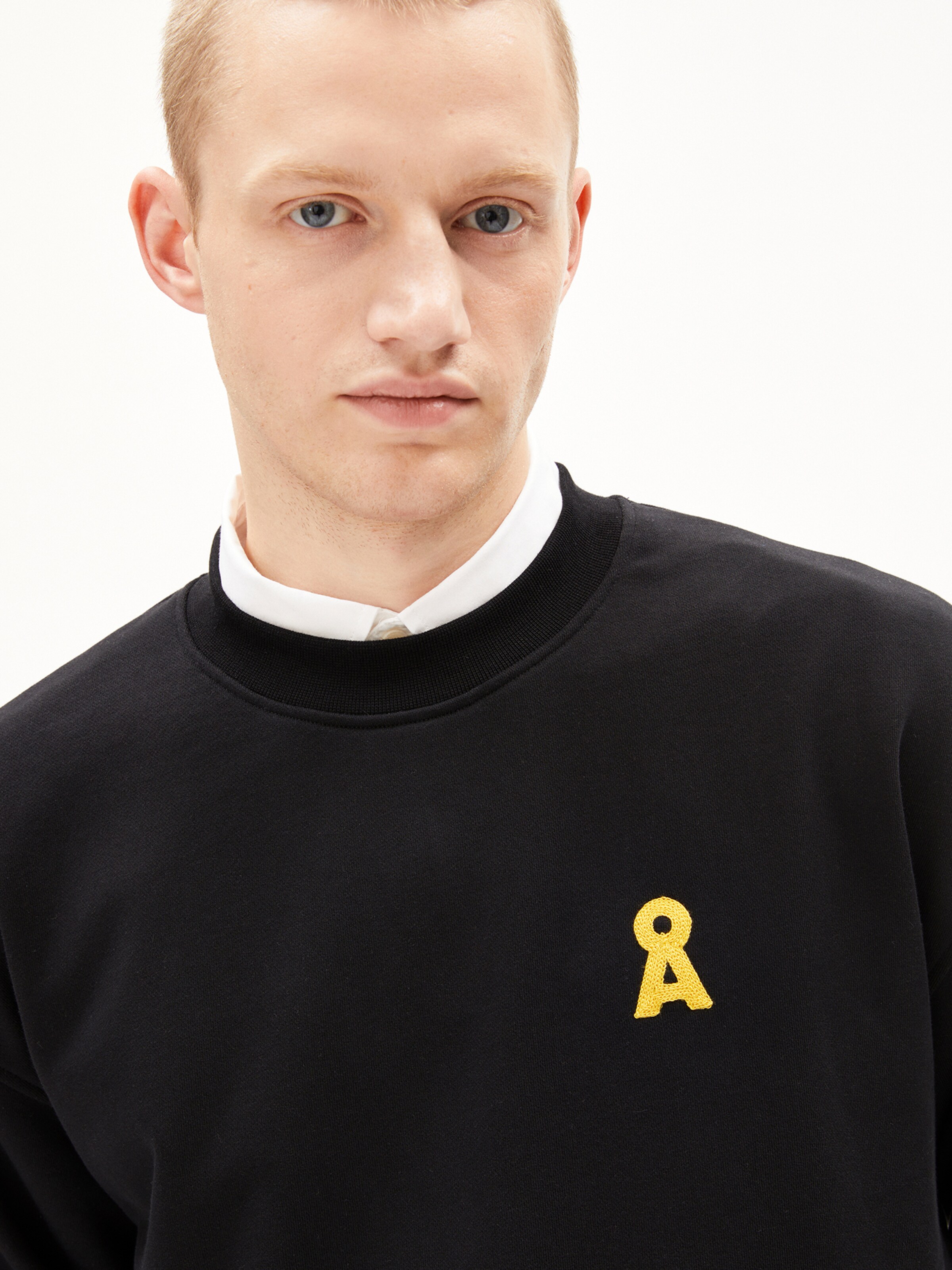 ARMEDANGELS Pullover 'EMAAL CREWNECK ICONIC Å' in Schwarz
