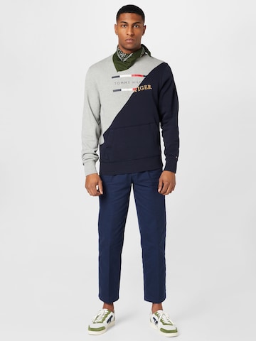 Tommy Jeans - Sweatshirt em cinzento