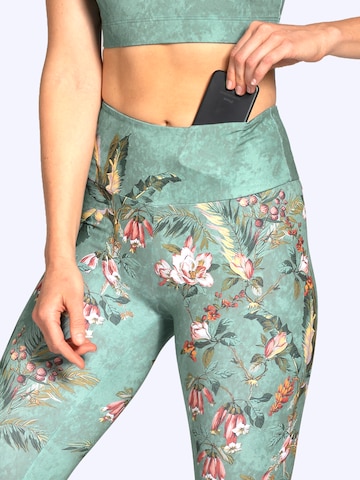 Magadi Skinny Sporthose 'Secret Garden' in Grün