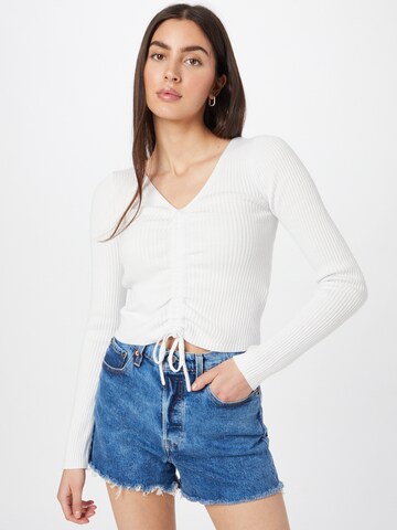 HOLLISTER Sweater in White: front