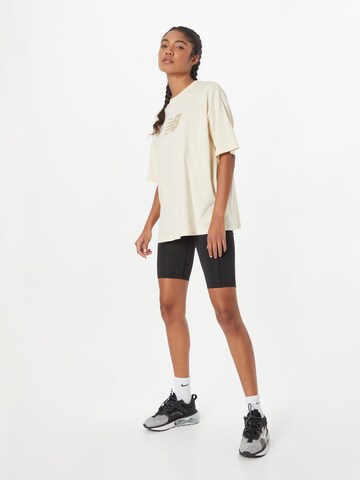 new balance قميص كبير الحجم 'Essentials' بلون أبيض