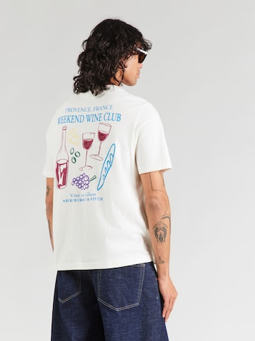 T-Shirt Abercrombie & Fitch en blanc : devant