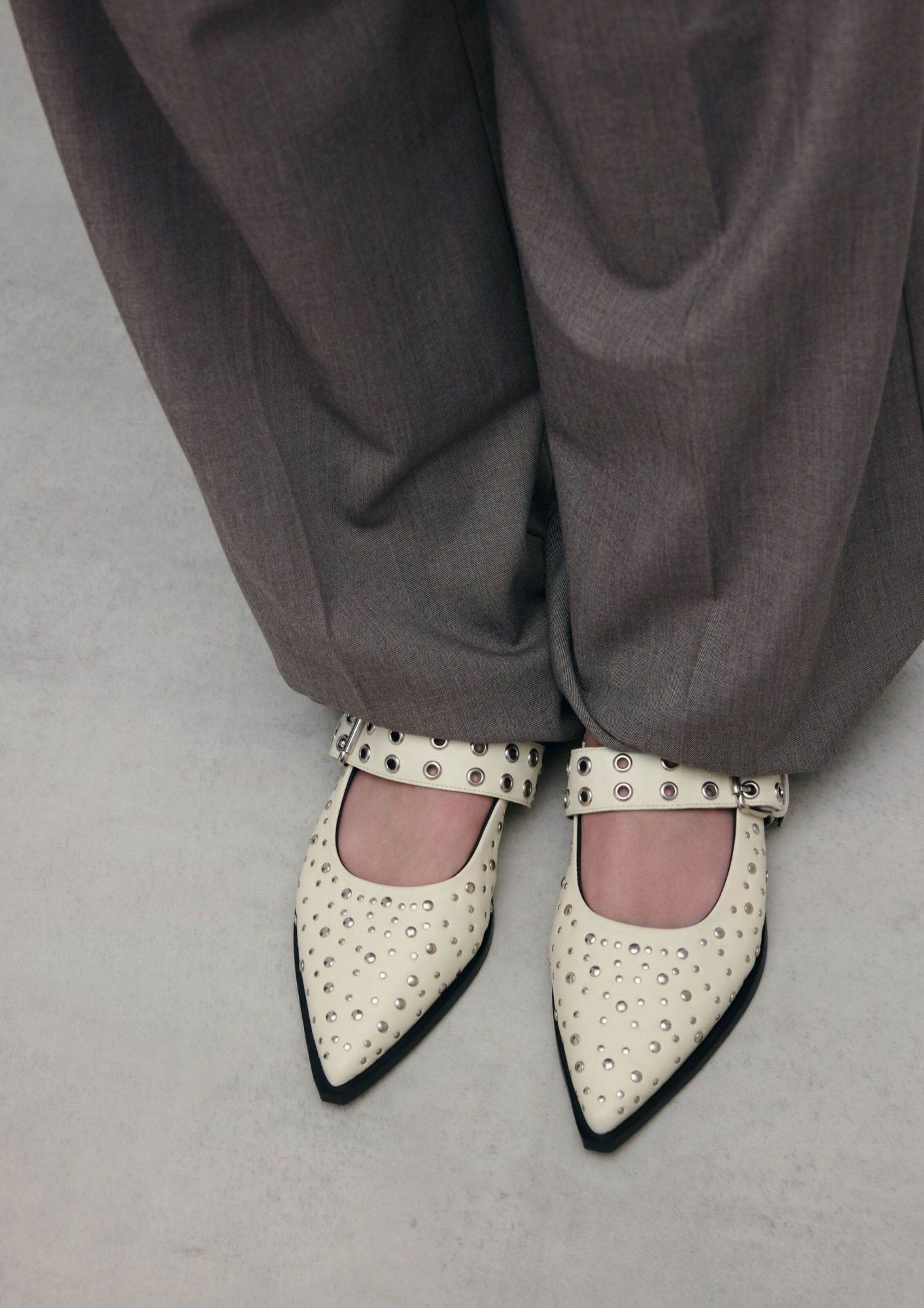 Ballerines à lanières SACHA en blanc