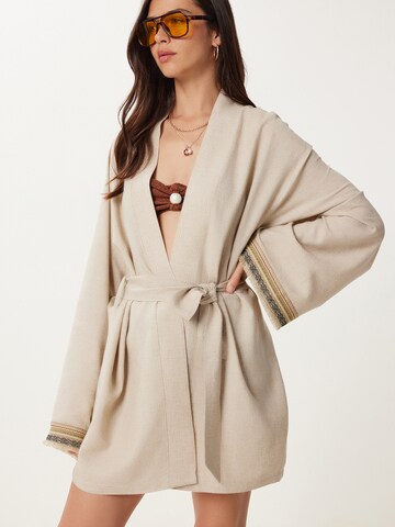 Happiness İstanbul Κιμονό σε μπεζ: μπροστά