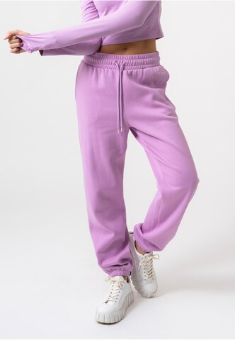 OH APRIL Tapered Broek in Lila: voorkant