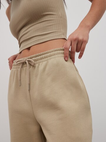 EDITED Loosefit Broek 'Sancia' in Beige