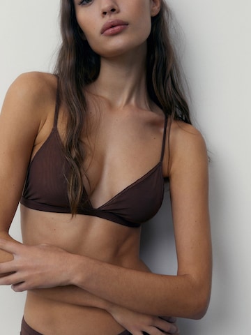 String Pull&Bear en marron