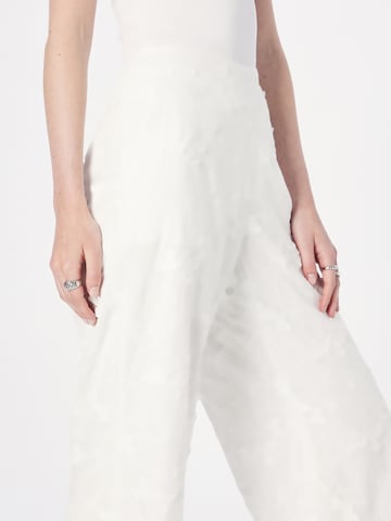 TAIFUN Zvonové kalhoty Kalhoty – bílá