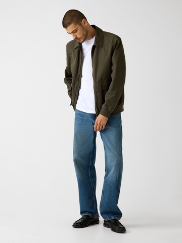 Tricou de la GUESS pe alb