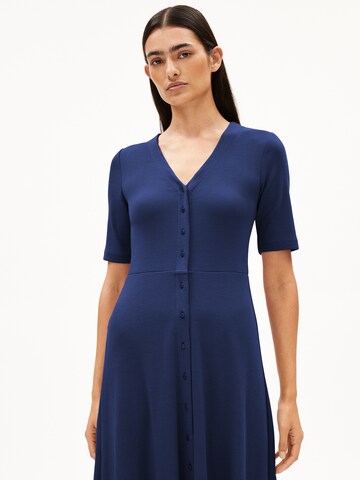 ARMEDANGELS Jurk in Blauw: voorkant