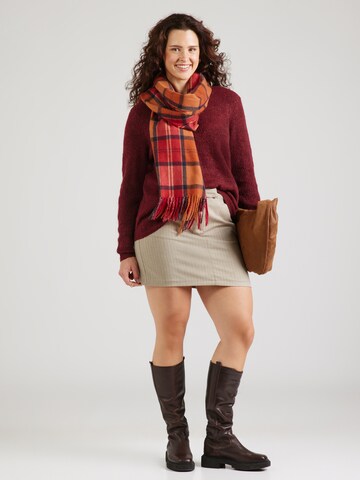 ONLY Carmakoma - Jersey 'CARLOLLI' en rojo
