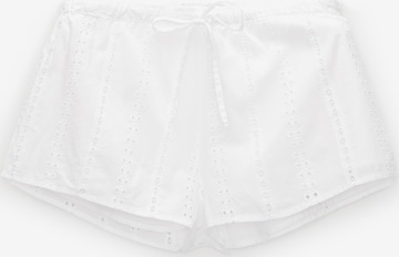 Pull&Bear Regular Shorts in Weiß: predná strana