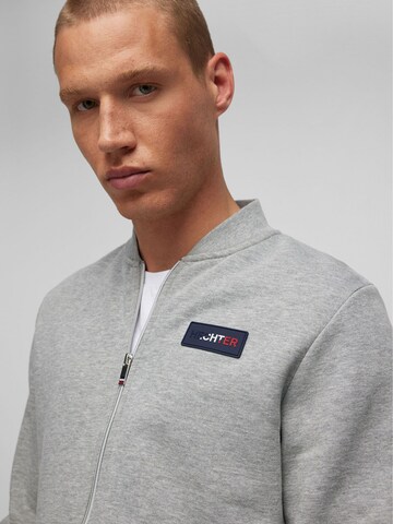 HECHTER PARIS Zip-Up Hoodie in Grey