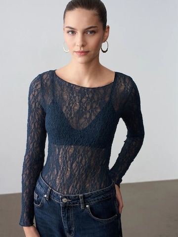 Dilvin - Top em azul: frente