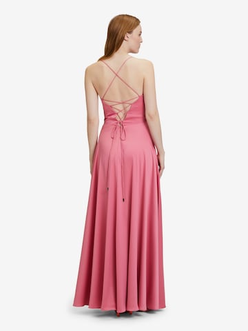 Robe de soirée Vera Mont en rose