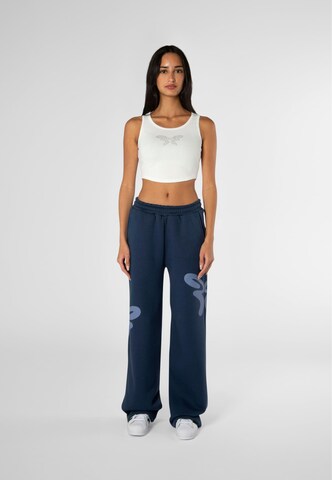 Felicious Loose fit Trousers in Blue