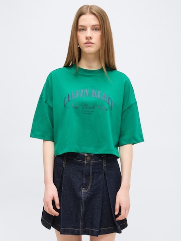 T-shirt 'HERITAGE' Calvin Klein Jeans en vert : devant