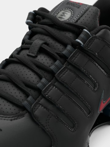 Nike Sportswear Sneaker low 'Shox NZ' i sort