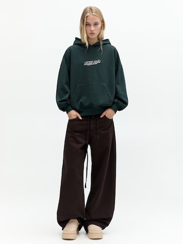 Pull&Bear Суичър в зелено