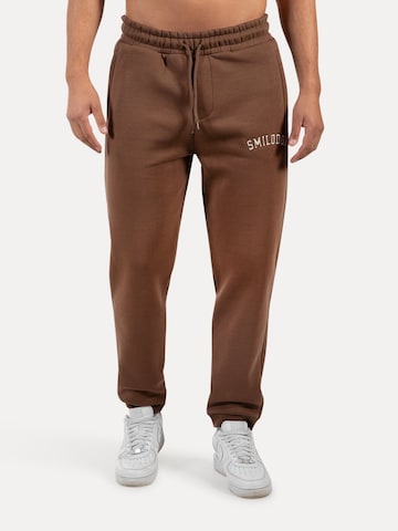 Smilodox Tapered Trousers 'Kayson' in Brown: front
